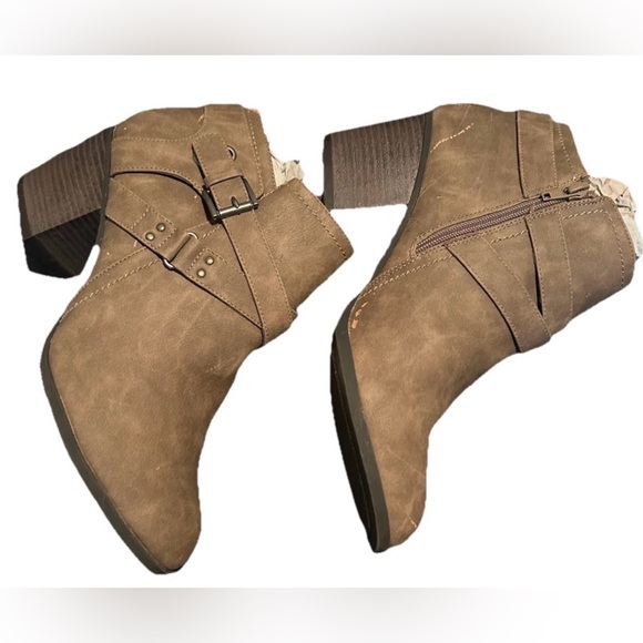 Hot Tomato Tan Ankle Booties 12M - Picture 3 of 8